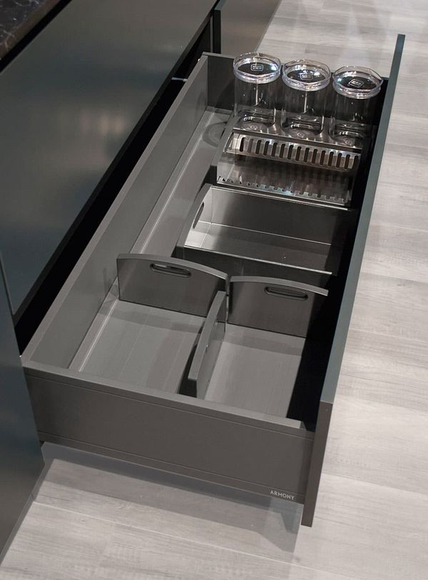 Gruppo Ceramico Cantoia, Novara - ETRO: ACCESSORI PER CASSETTI